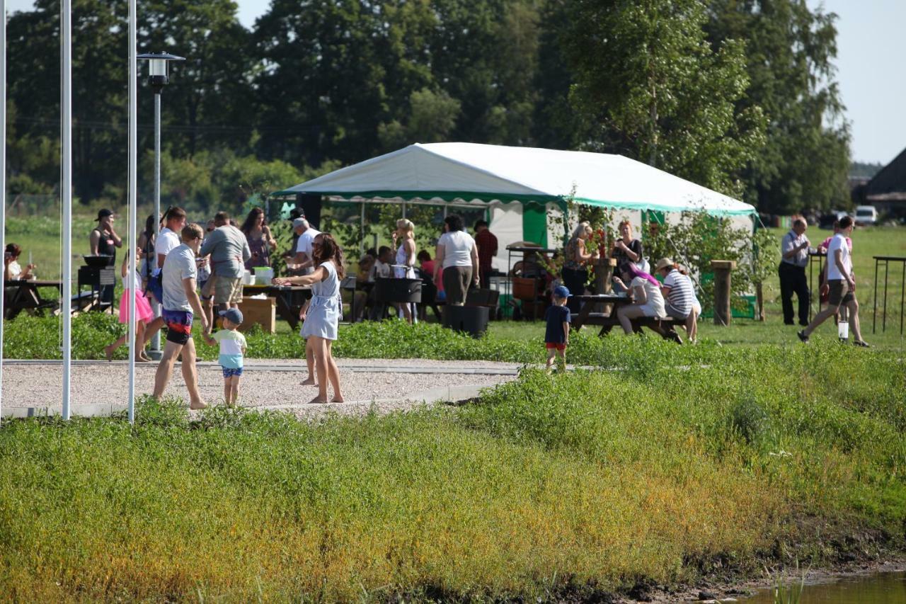 Karpu Dikis-Kempings Viesites Jaunmarupe Bagian luar foto